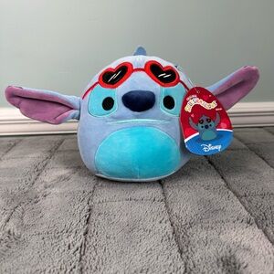 SQUISHMALLOWS DISNEY Valentine’s Day Stitch with Heart Sunglasses 6.5” 2024 NWT